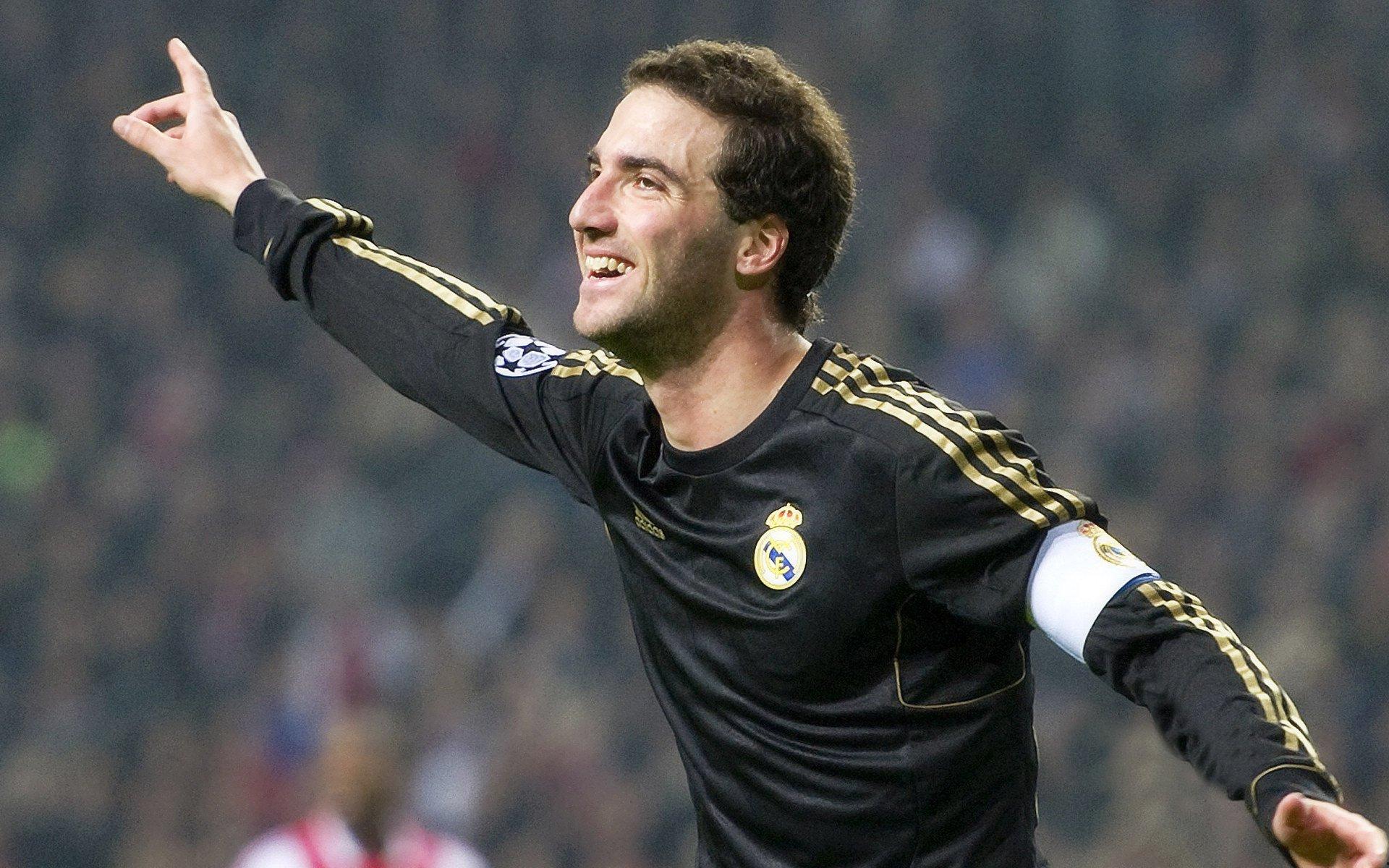 北伦敦德比再证防线坚盾,萨利巴统治级表现延续不败神话